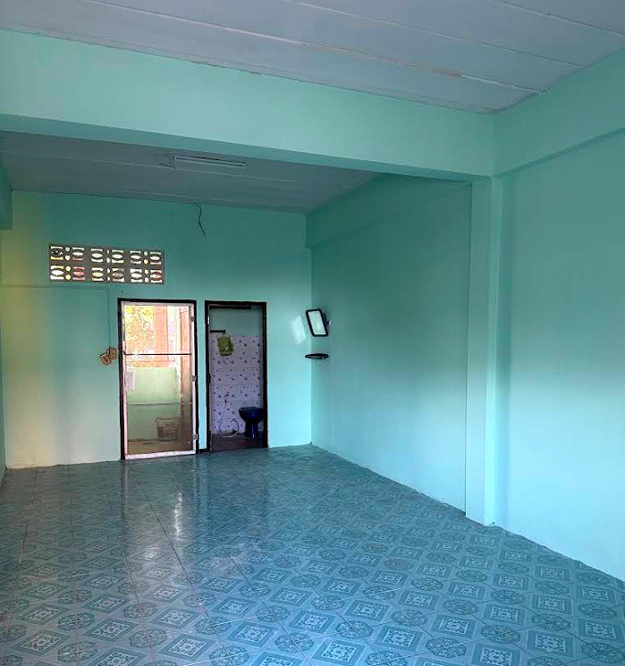 Pictures of Phanthongtanachote  4/5