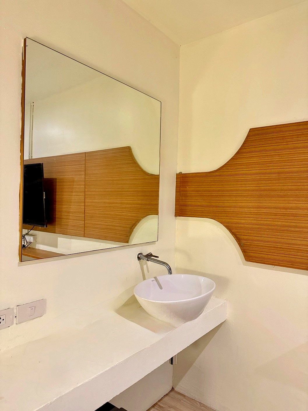 Pictures of The Banthat Tong Homie  14/16