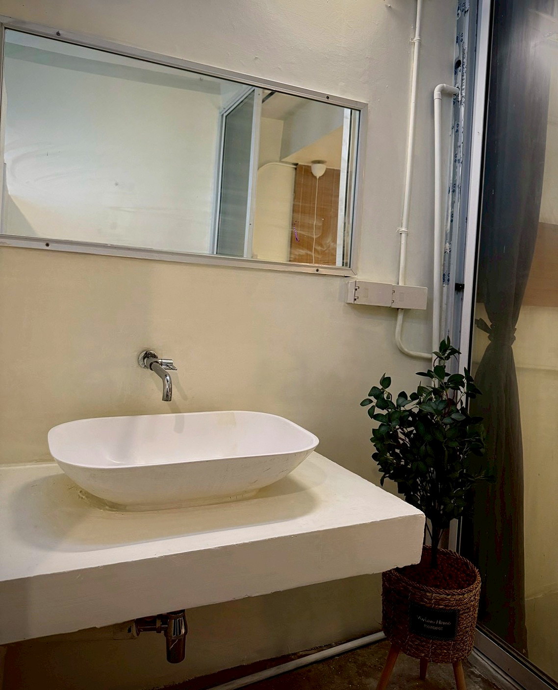 Pictures of The Banthat Tong Homie  8/16