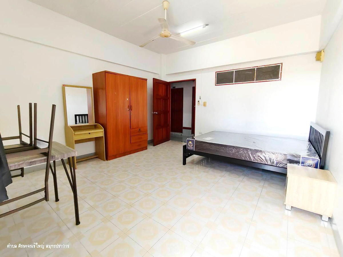 Pictures of PARADORN MANSION 16/18