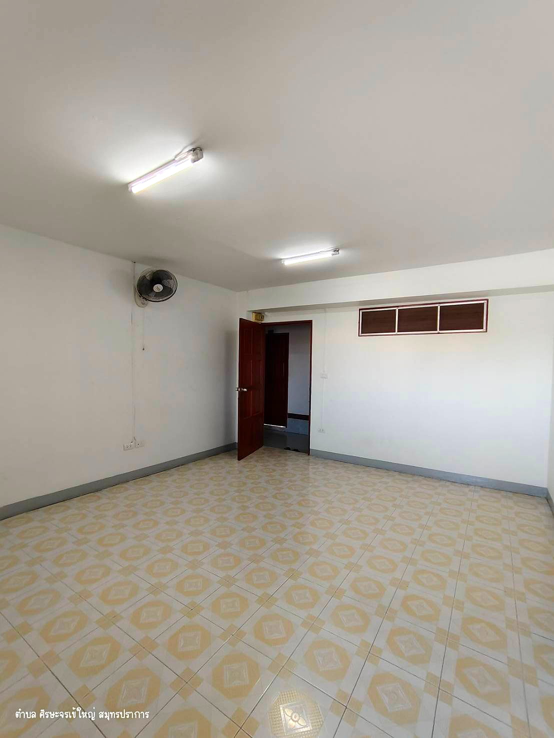 Pictures of PARADORN MANSION 14/18