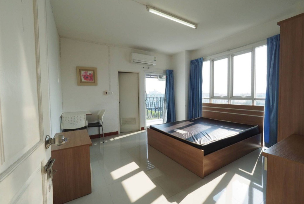 Condo · Mueang Samut Prakan — photo 1