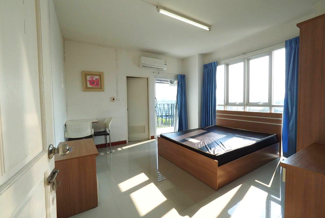 Pictures of Kittinakorn Jareonjai   1/16