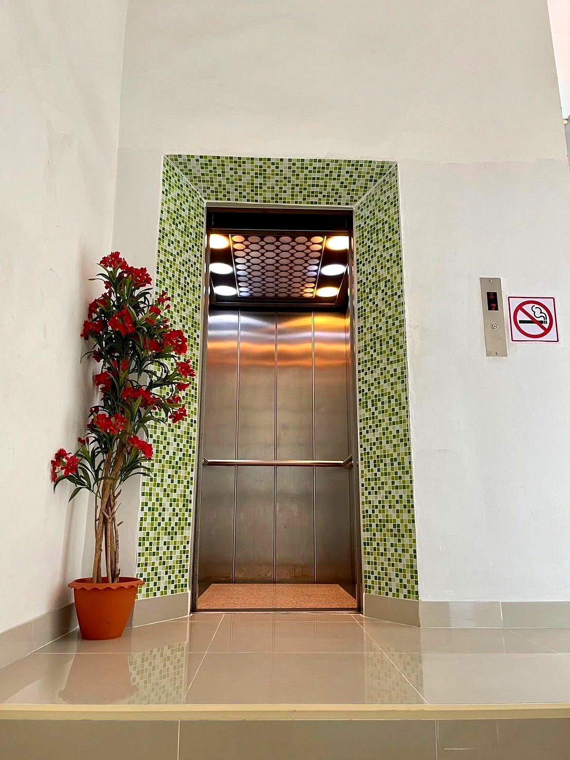 Pictures of Kittinakorn Jareonjai   11/16