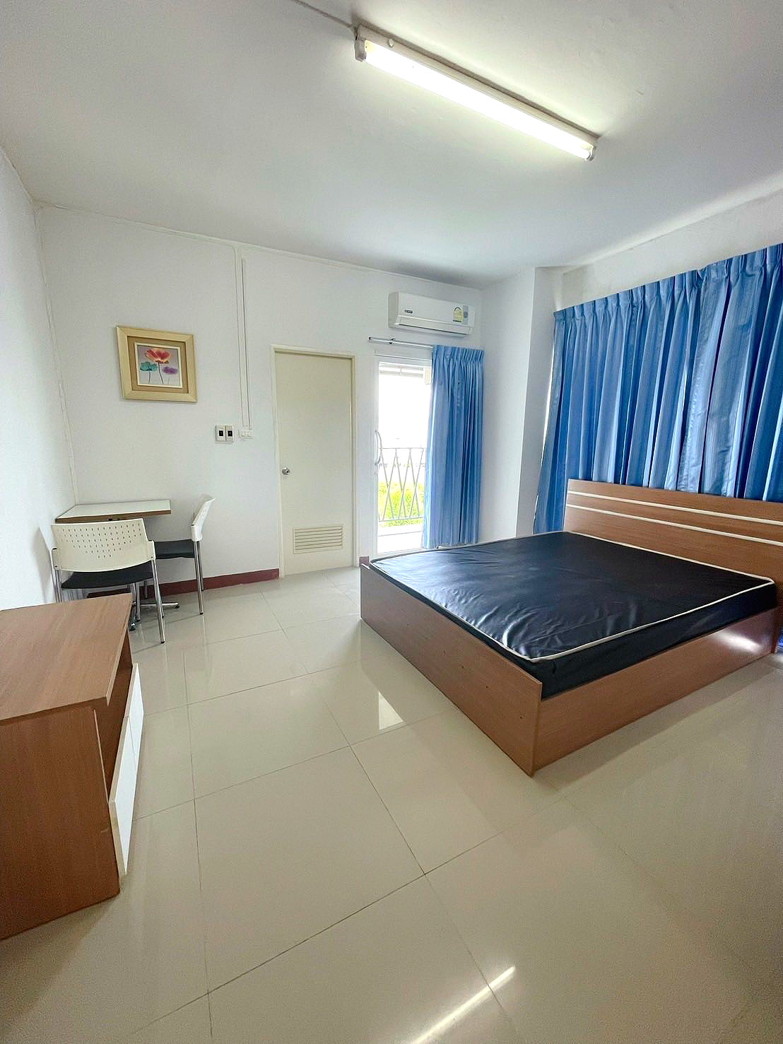 Pictures of Kittinakorn Jareonjai   5/16