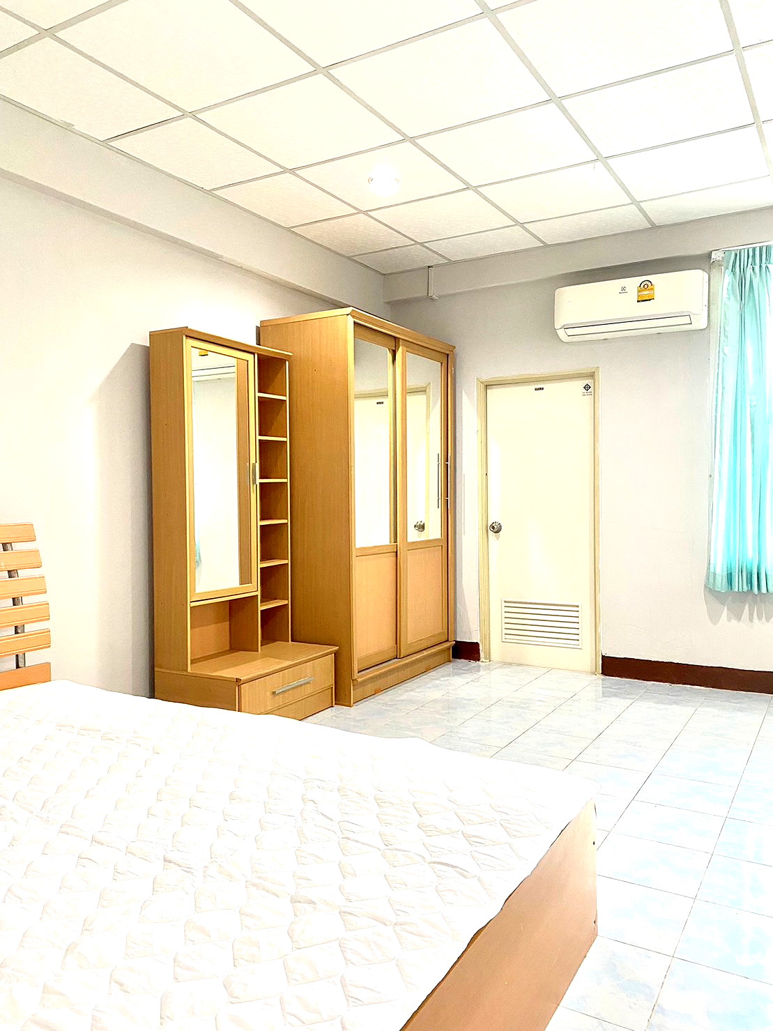 Pictures of Sunset Place Apartment 1/10