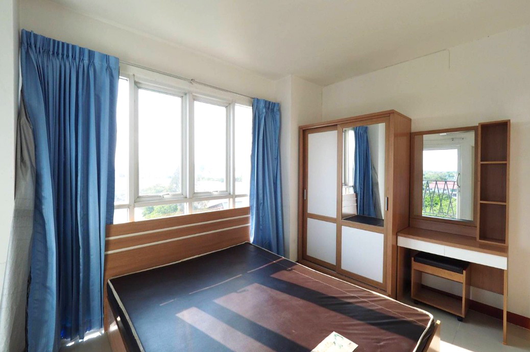 Pictures of Kittinakorn Jareonjai   3/16