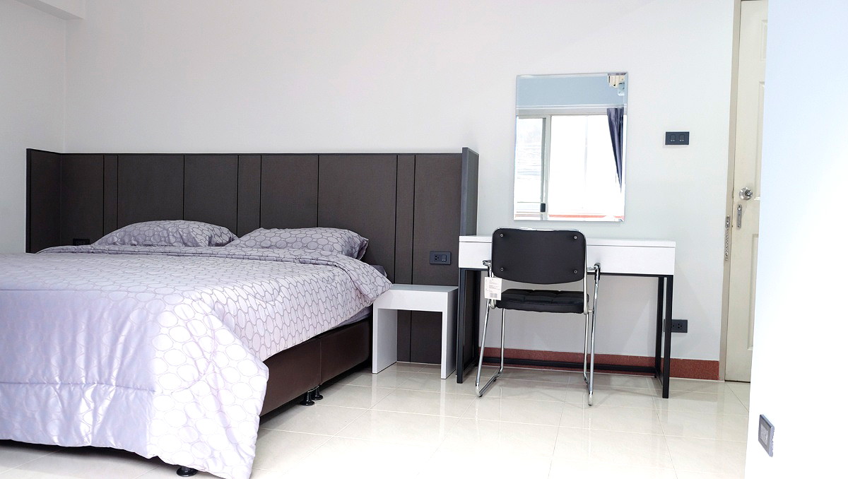 Pictures of DK Grand Phahonyothin 5/24