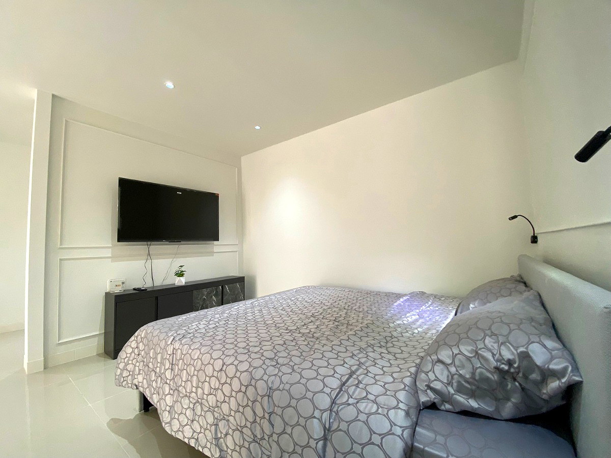 Pictures of DK Grand Phahonyothin 15/24