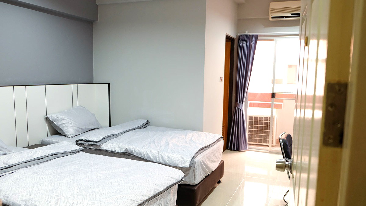 Pictures of DK Grand Phahonyothin 20/24