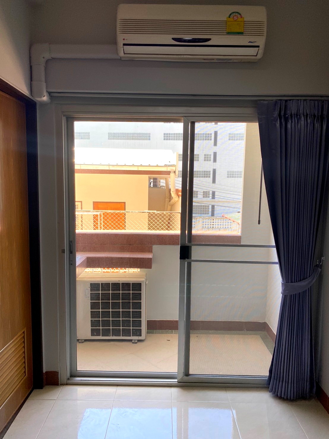 Pictures of DK Grand Phahonyothin 7/24