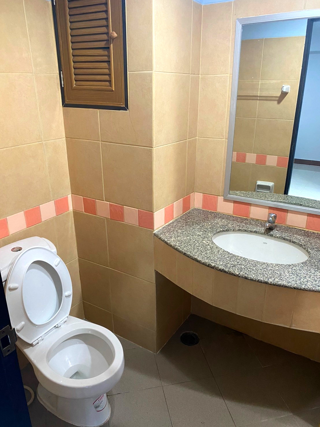 Pictures of DK Grand Phahonyothin 9/24