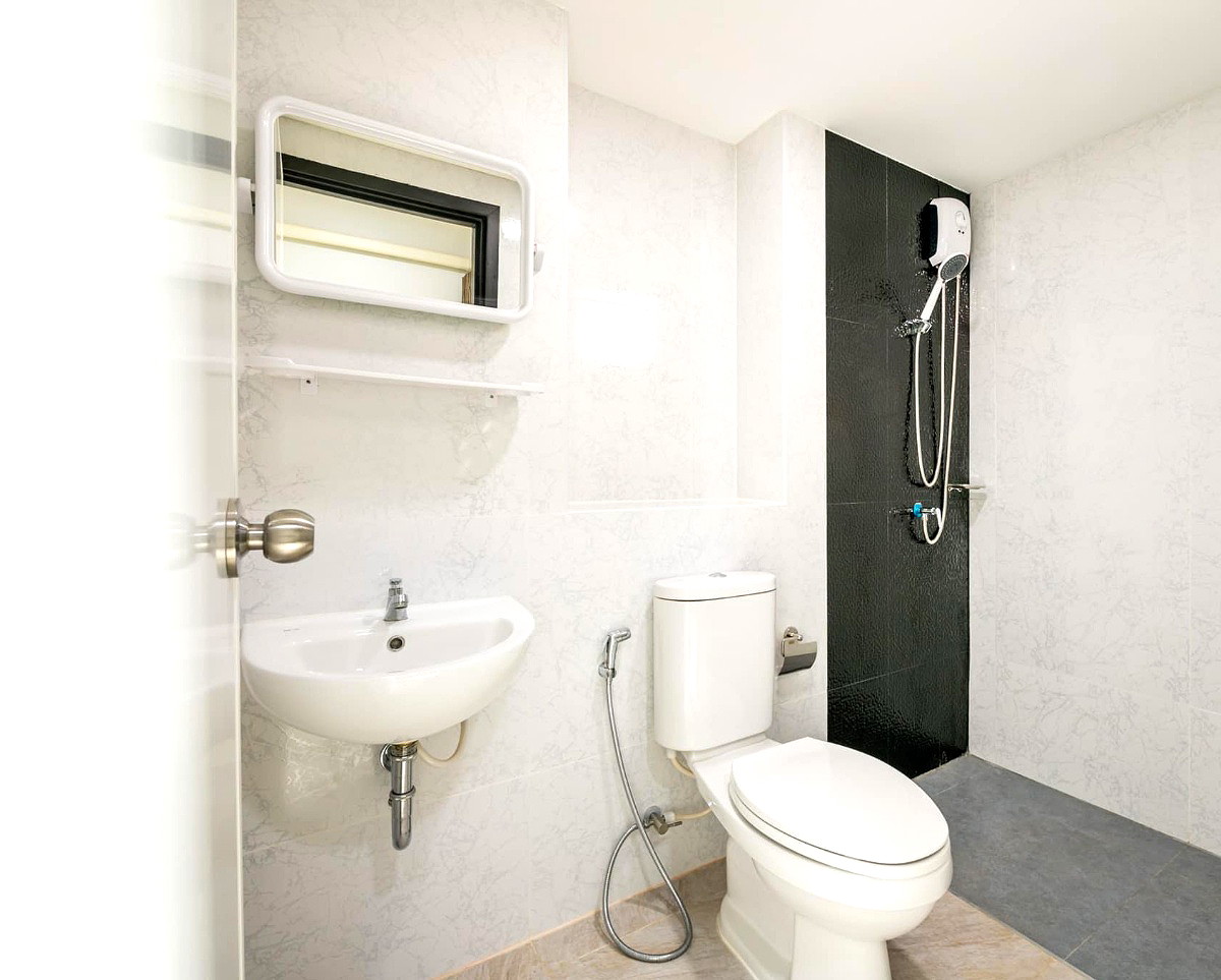 Pictures of Home 41 Place 6/16