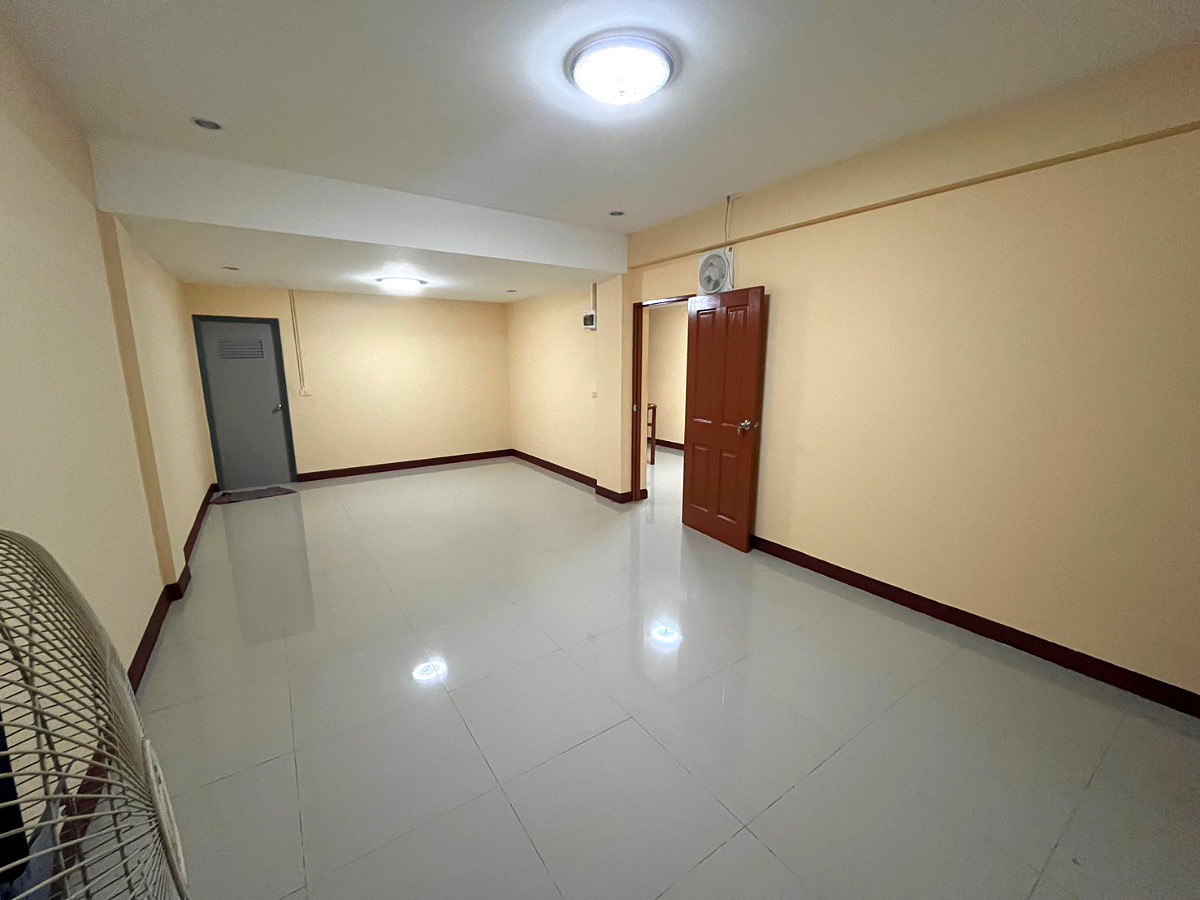 Pictures of Baan99 4/8