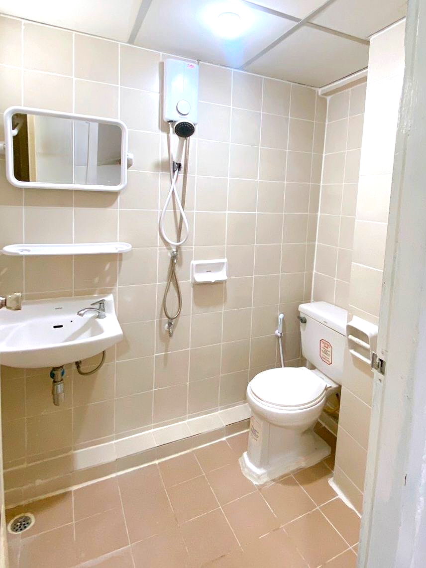 Pictures of Phatthanakarn House  6/12