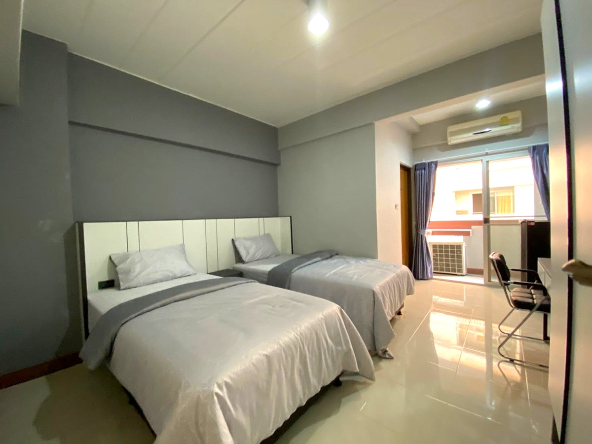 Pictures of DK Grand Phahonyothin 21/24