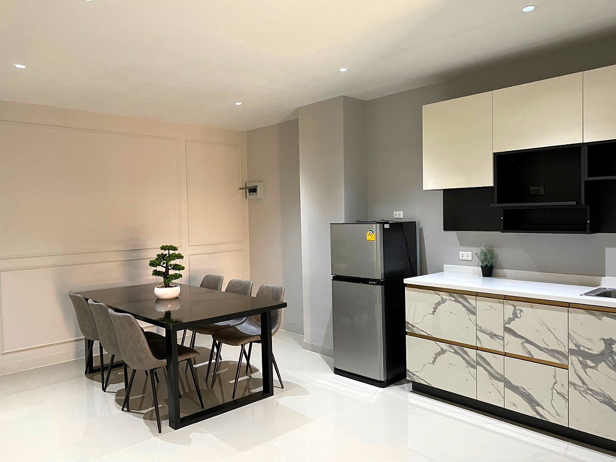 Pictures of DK Grand Phahonyothin 13/24