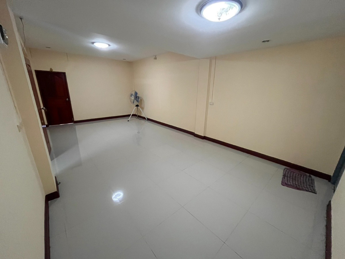 Condo — photo 3
