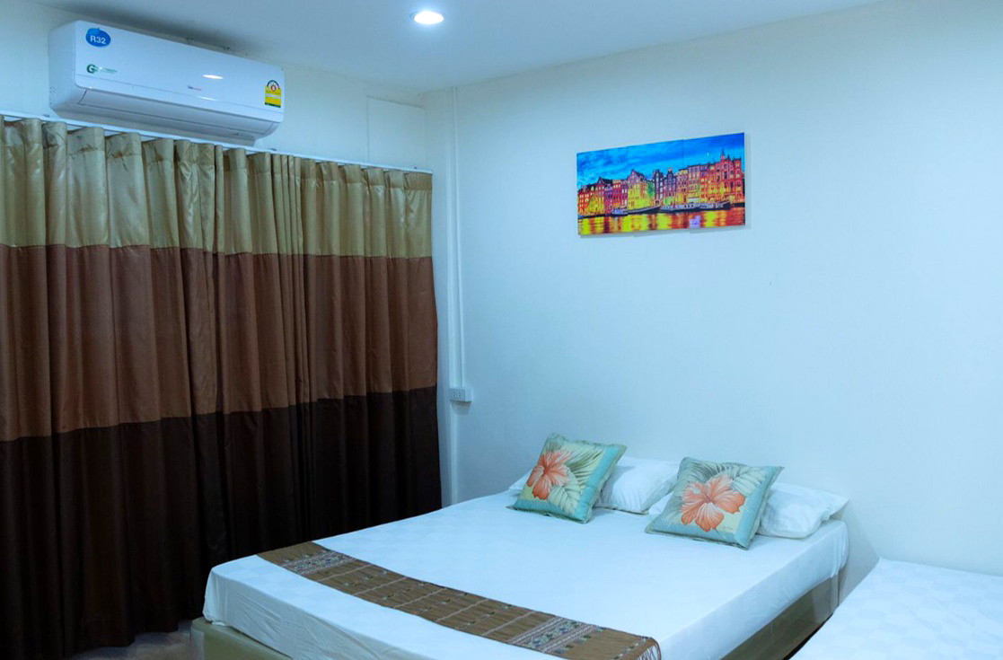 Pictures of Duangporn Mansion  8/11