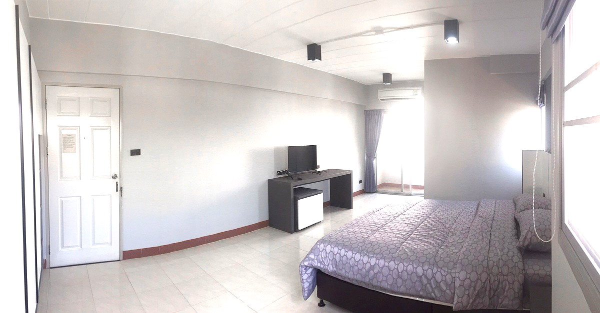 Pictures of DK Grand Phahonyothin 3/24