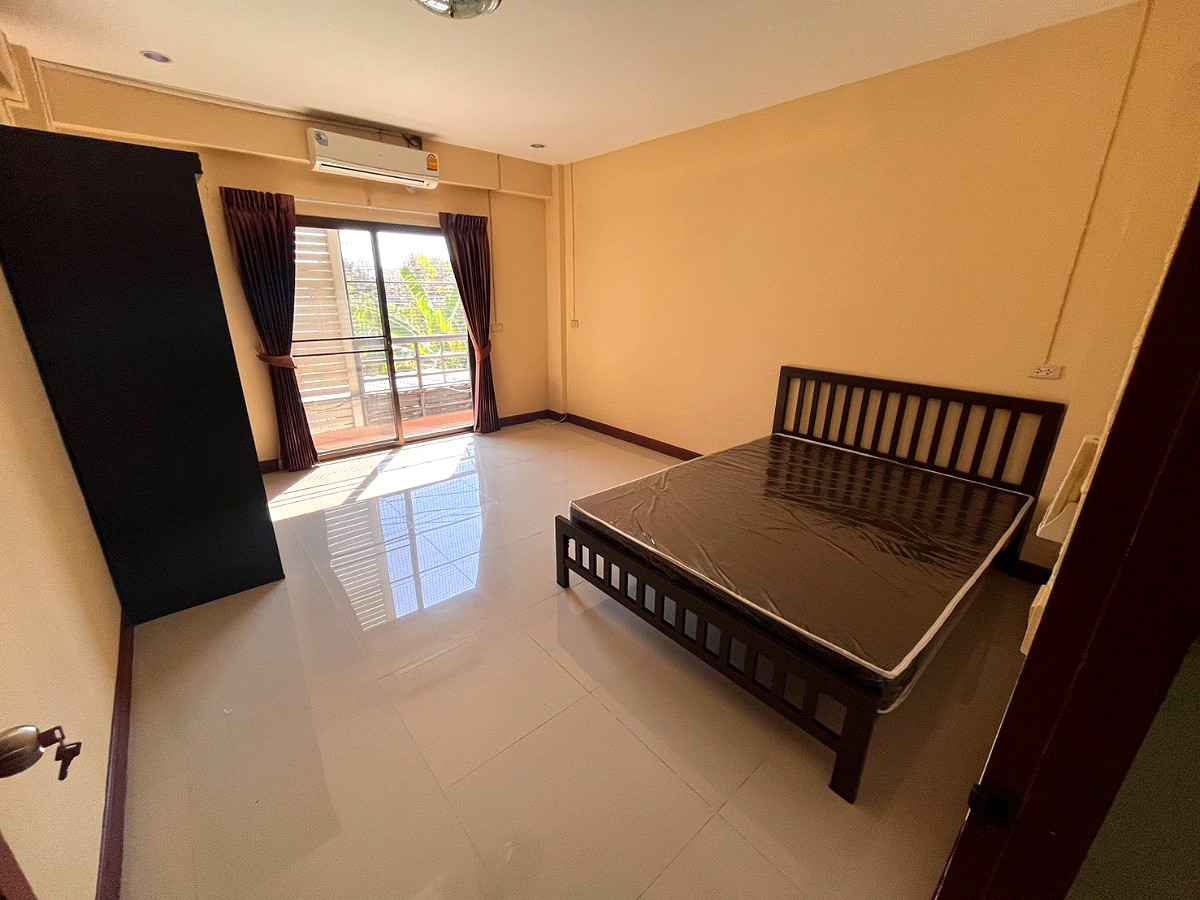 Pictures of Baan99 5/8