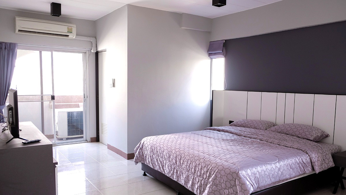 Pictures of DK Grand Phahonyothin 1/24