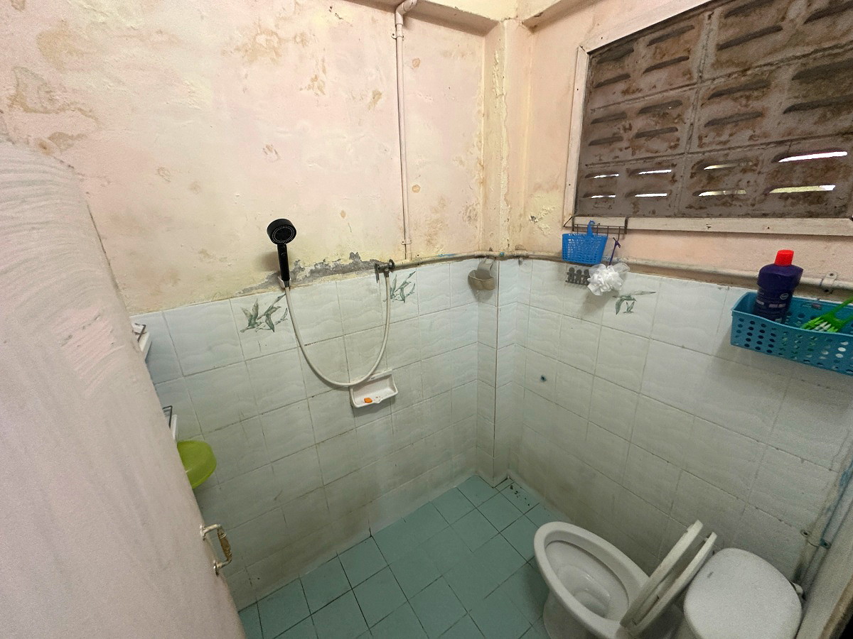 Pictures of 3-storey townhouse, beautifully decorated 12/42