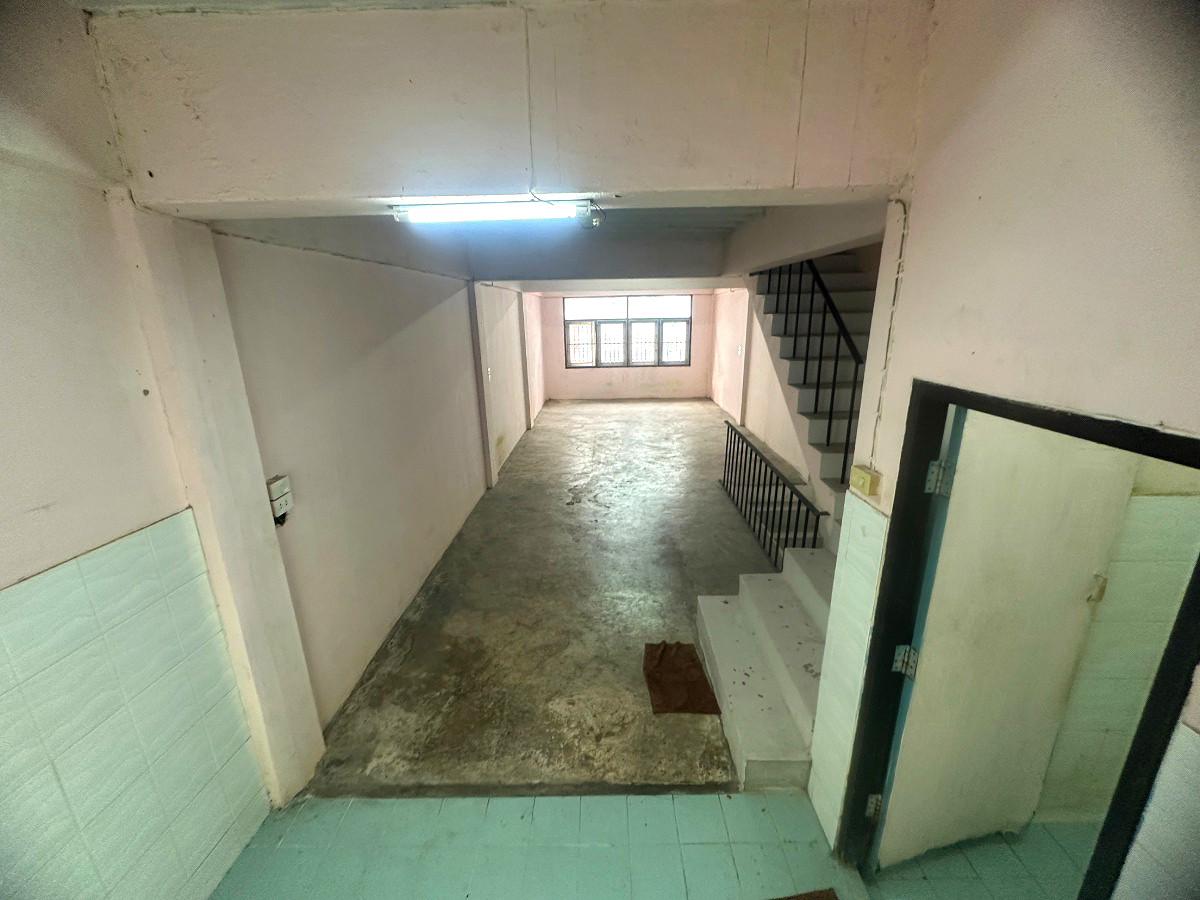 Pictures of 3-storey townhouse, beautifully decorated 32/42