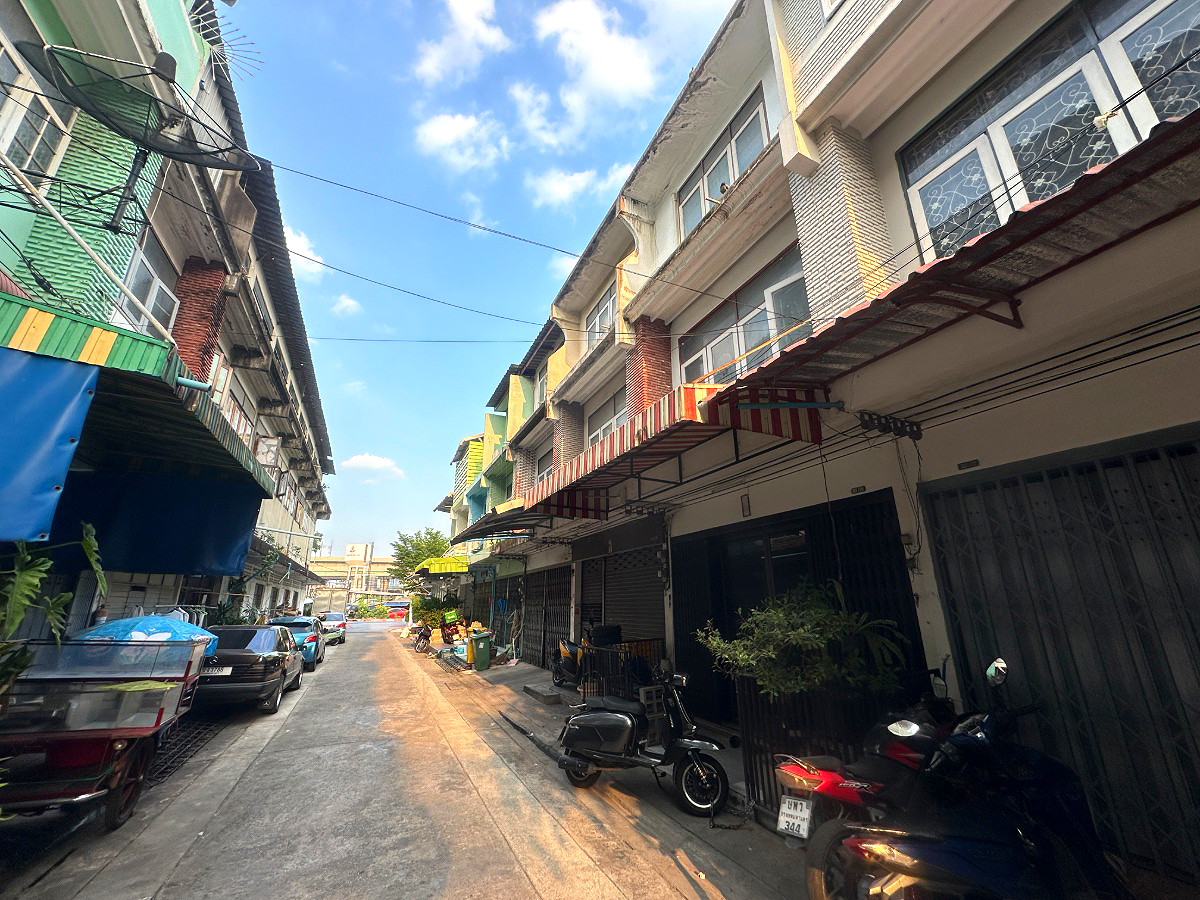 Pictures of 3-storey townhouse, beautifully decorated 9/42