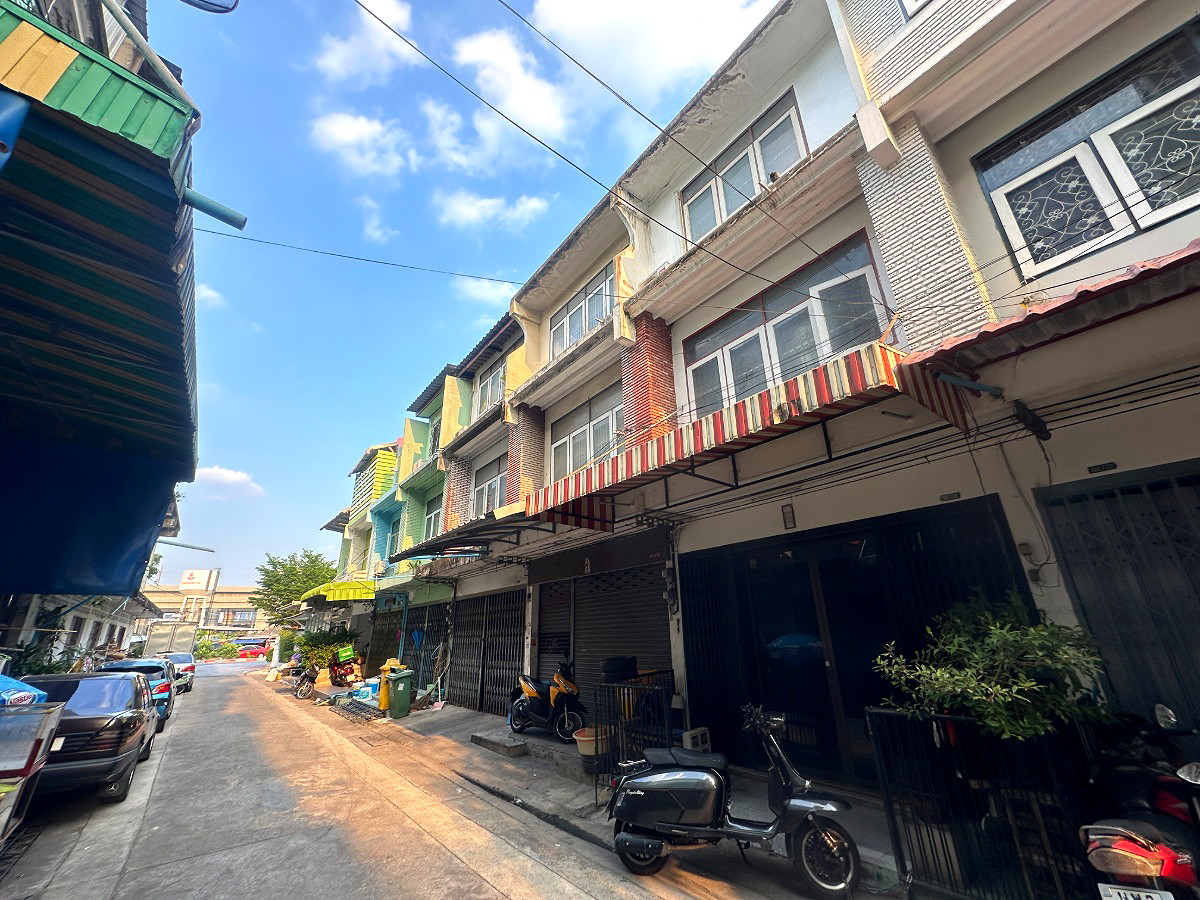 Pictures of 3-storey townhouse, beautifully decorated 8/42