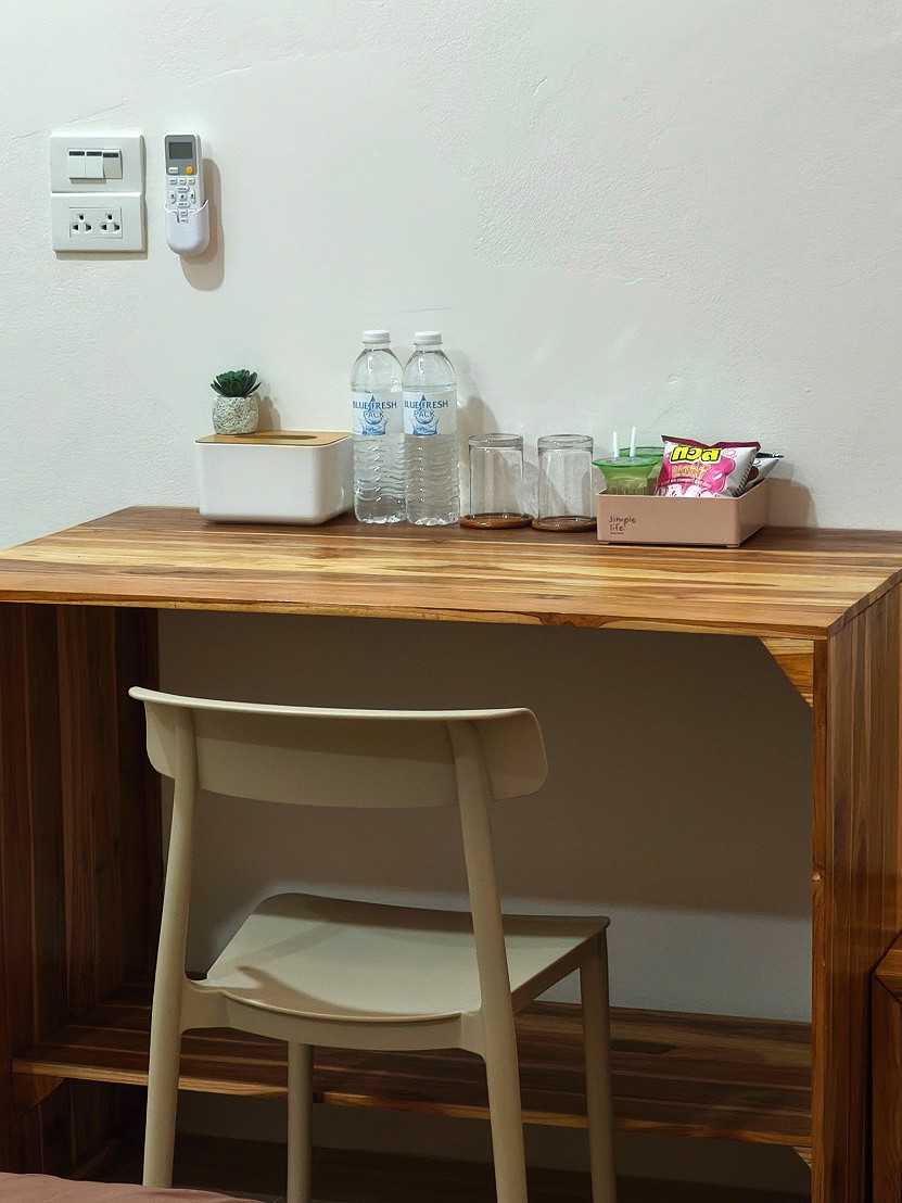 Pictures of Nan Minimal 5/9