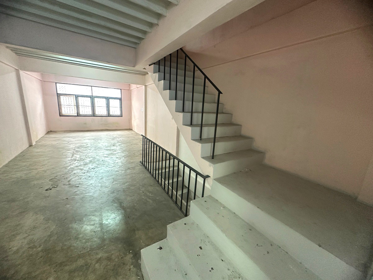 Pictures of 3-storey townhouse, beautifully decorated 34/42