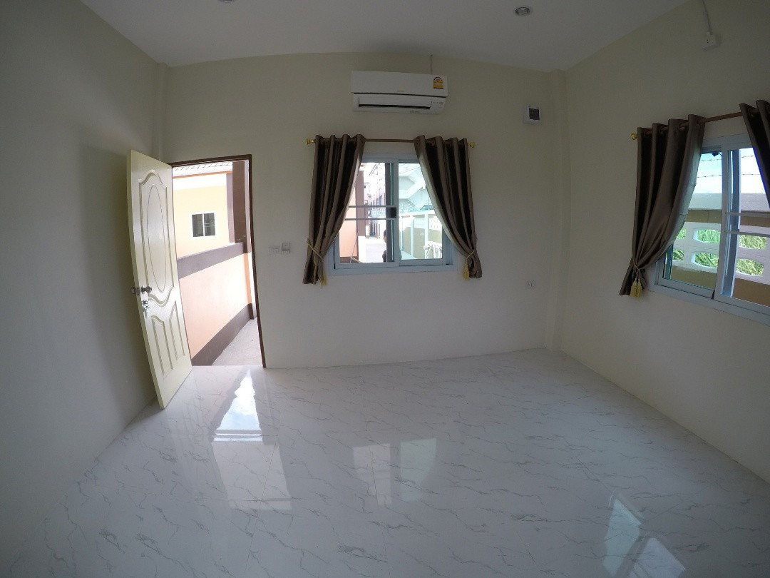 Condo — photo 3
