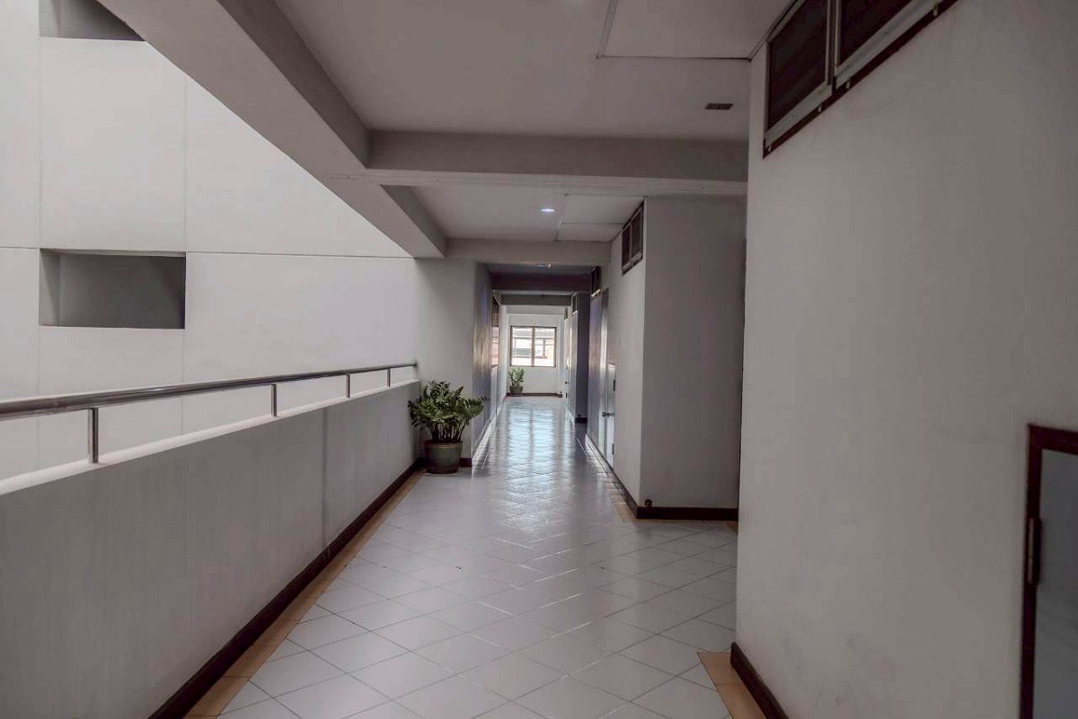 Pictures of Bann Krit 12/12