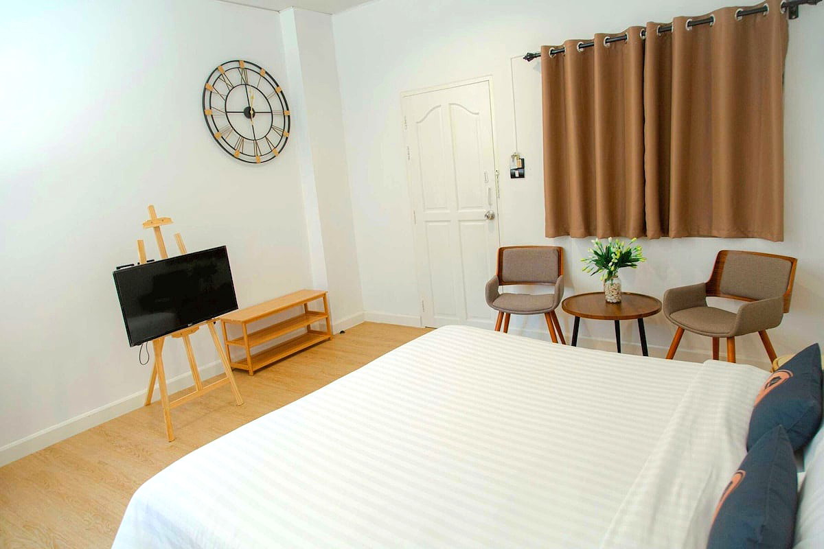 Pictures of RQ PATONG  2/10