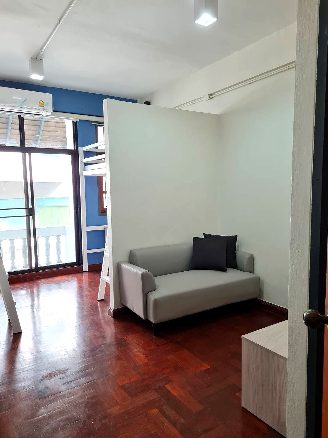 Pictures of JujuOok  13/20