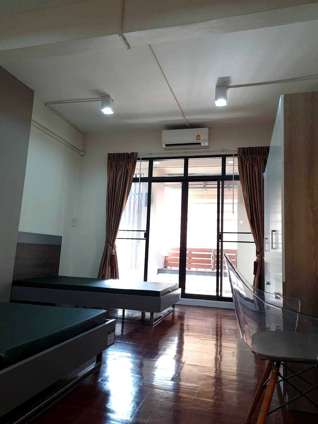 Pictures of JujuOok  15/20