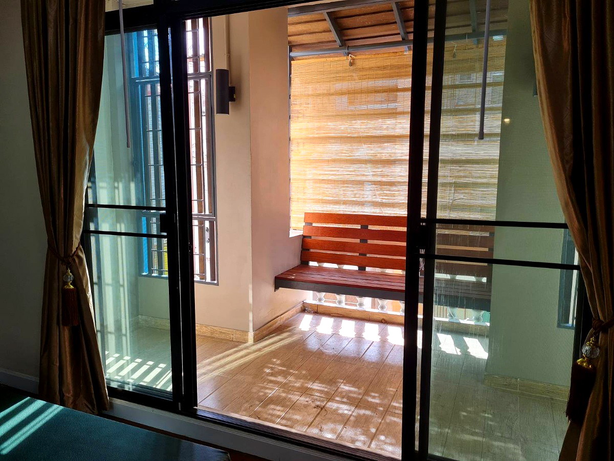 Pictures of JujuOok  18/20