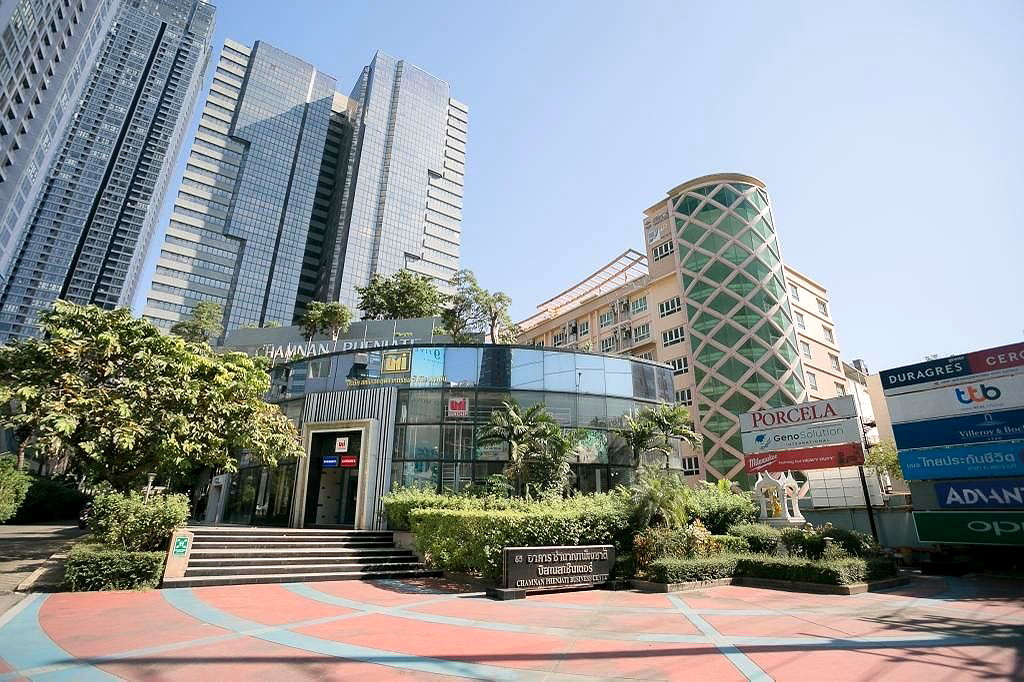 Pictures of Ready-to-Use Office, Chamnan Phenjati Building  Units A & B 1/3