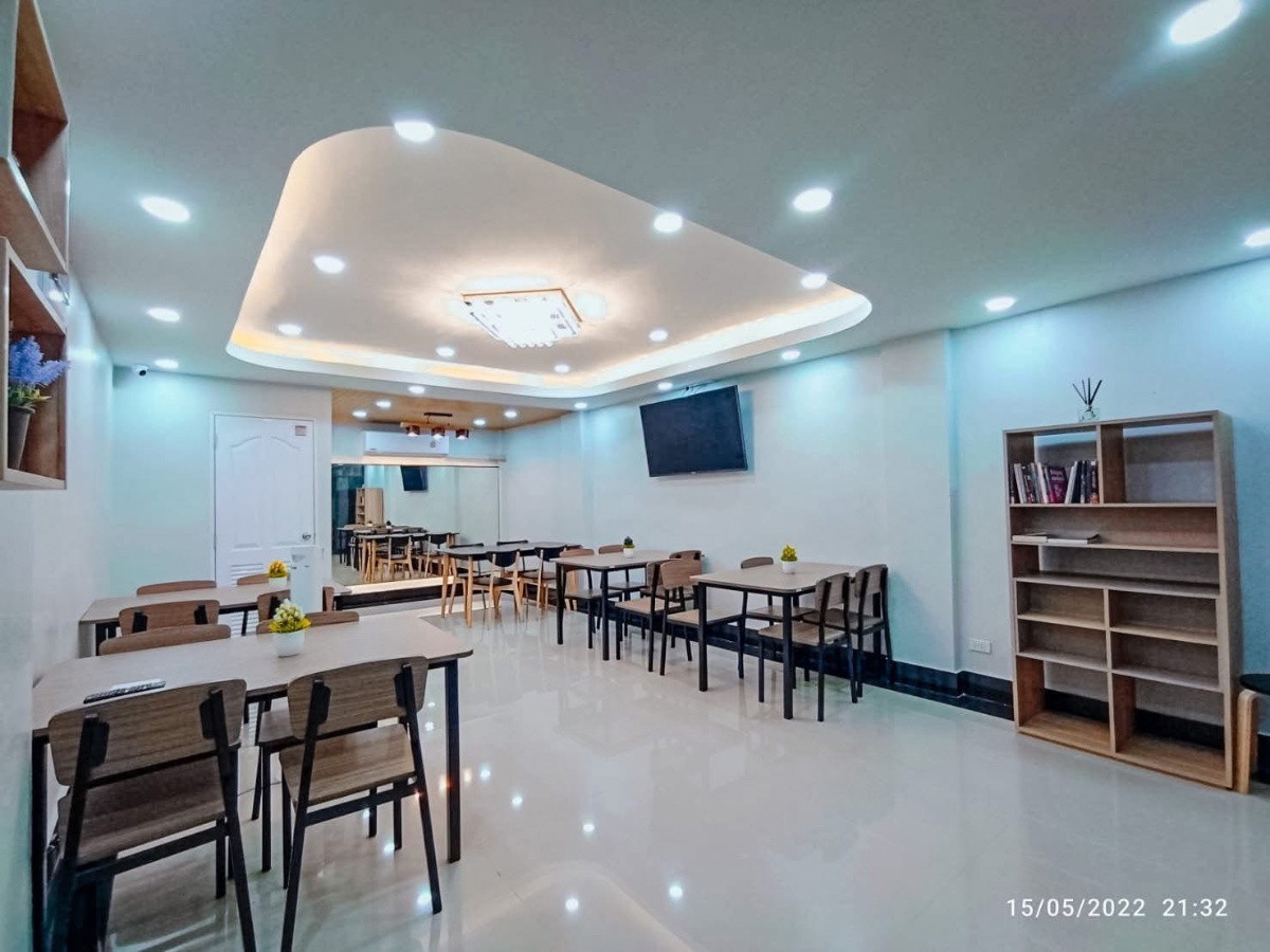 Condo — photo 2