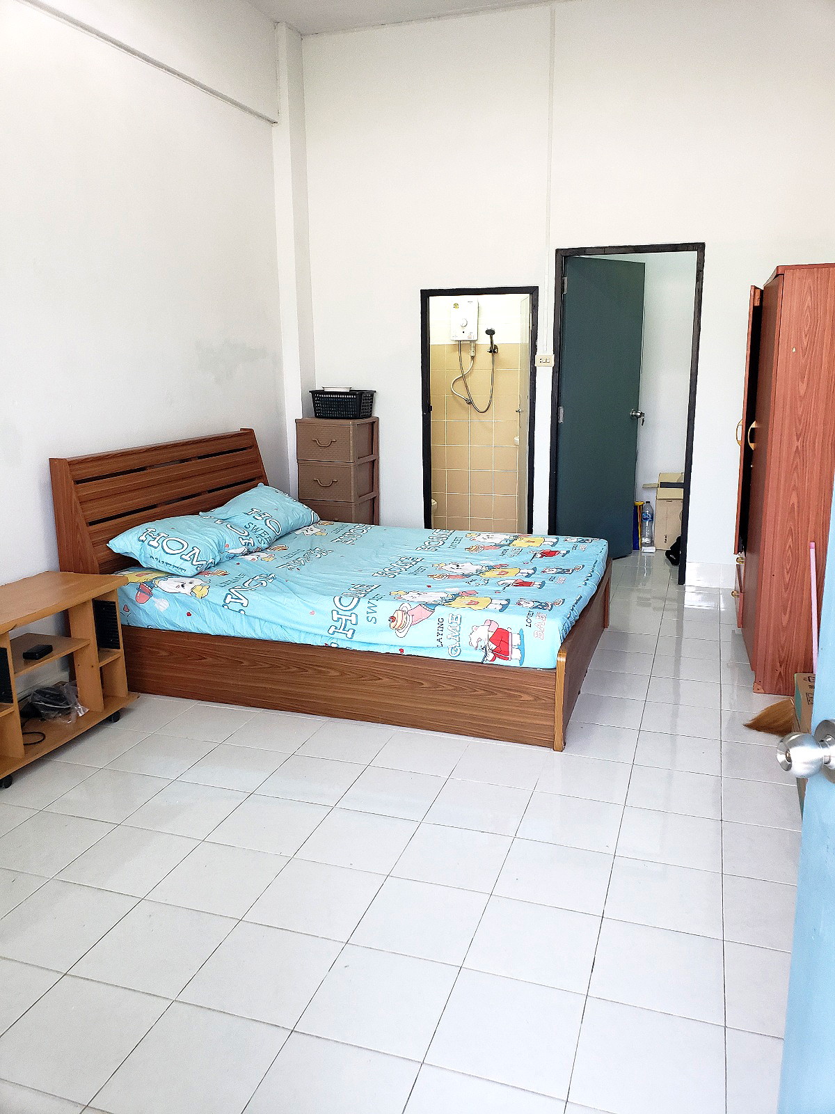 Pictures of Flybird Condominium 1/5