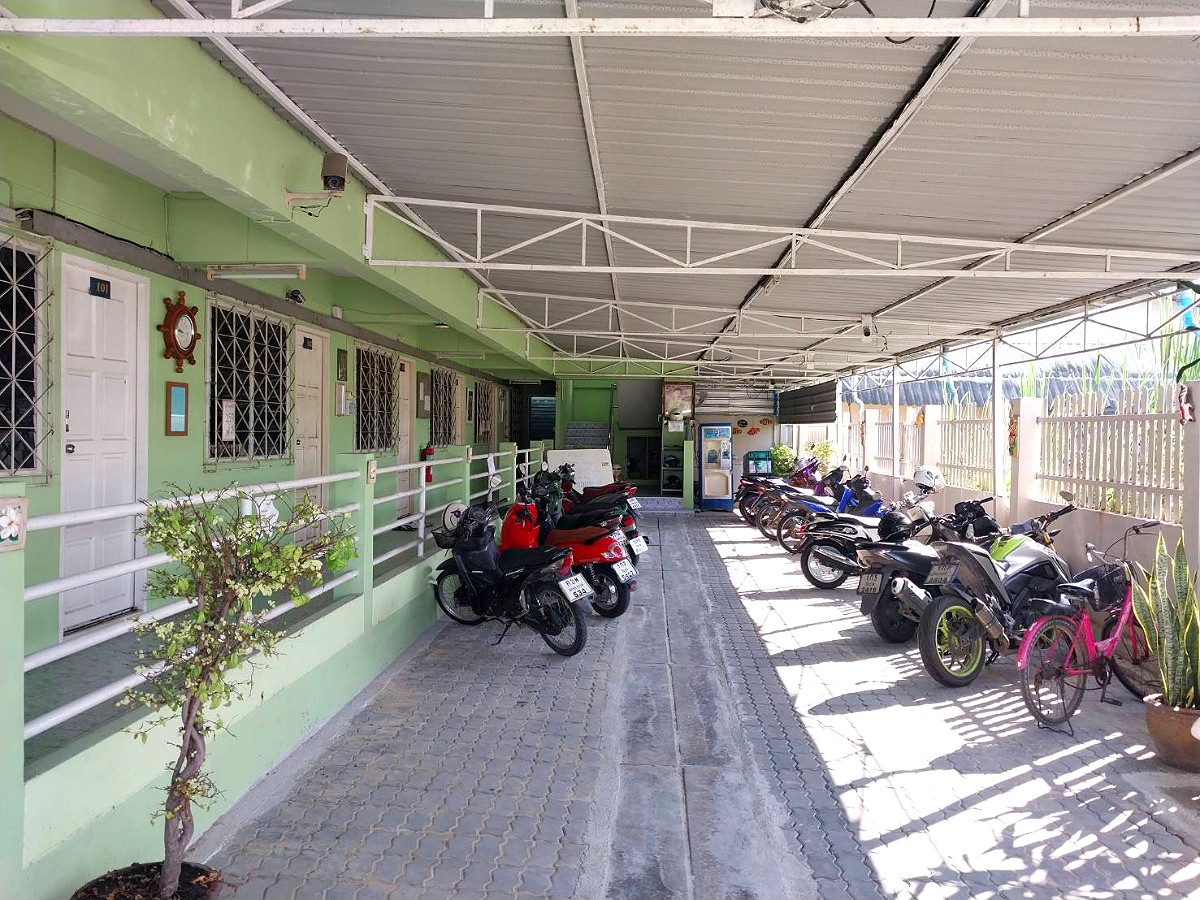 Pictures of Pakdeesena2 4/19