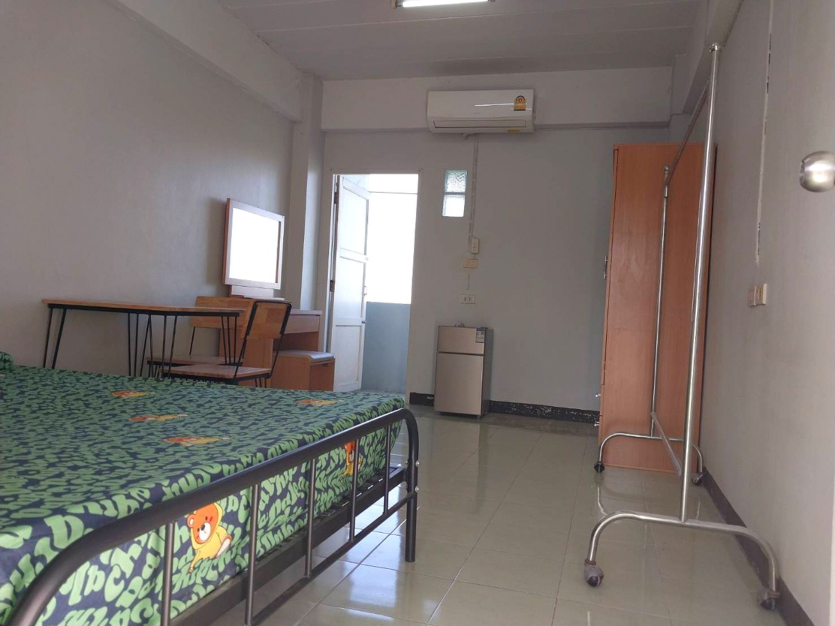 Pictures of Pakdeesena2 10/19