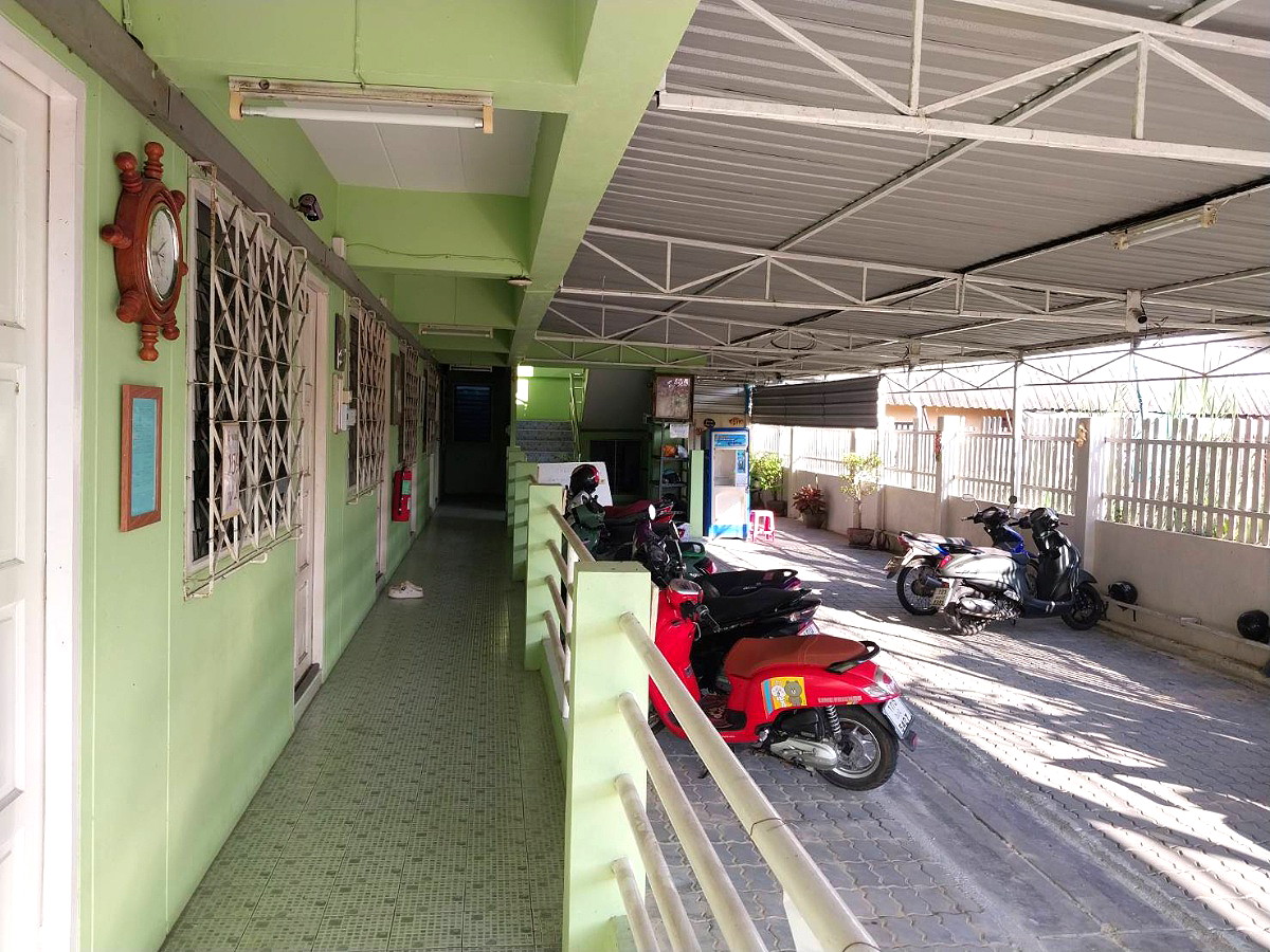 Pictures of Pakdeesena2 17/19