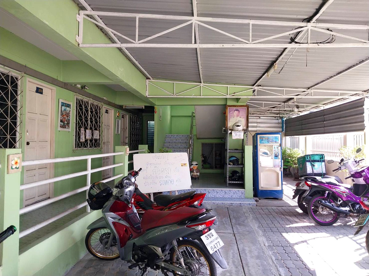 Pictures of Pakdeesena2 5/19