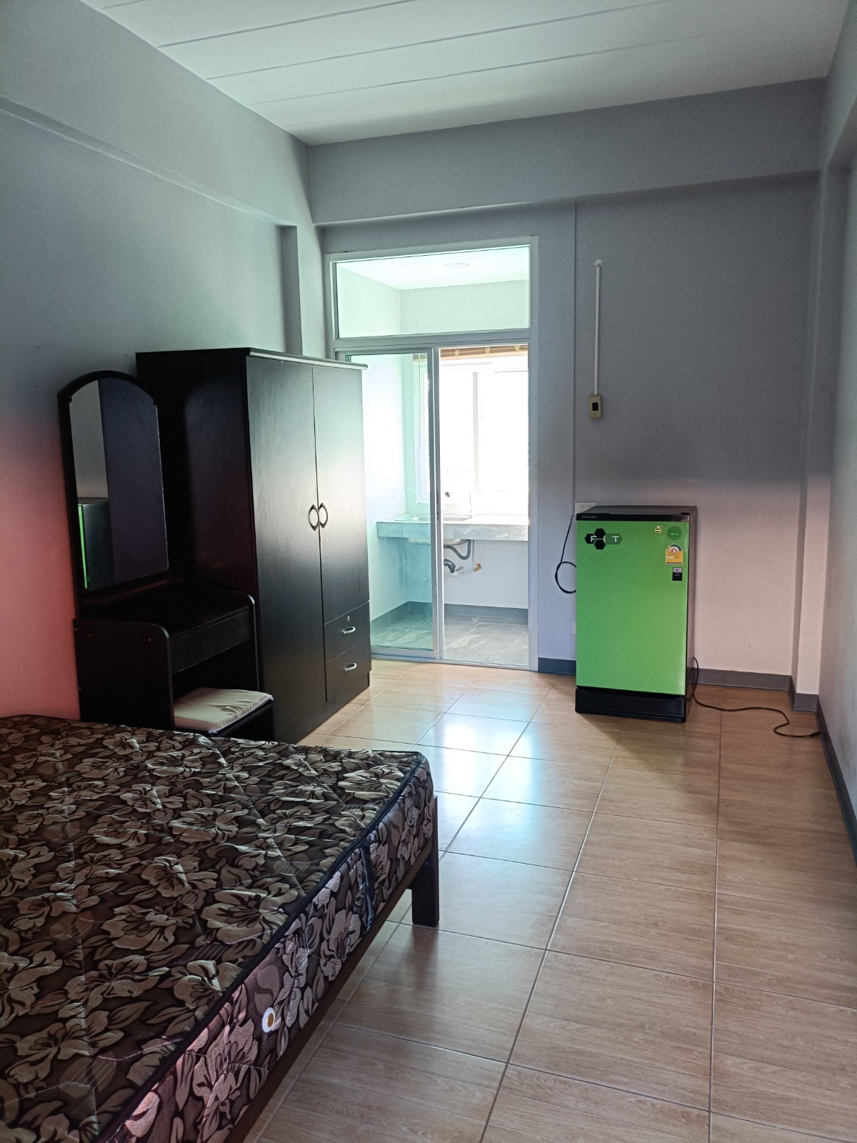 Condo — photo 1