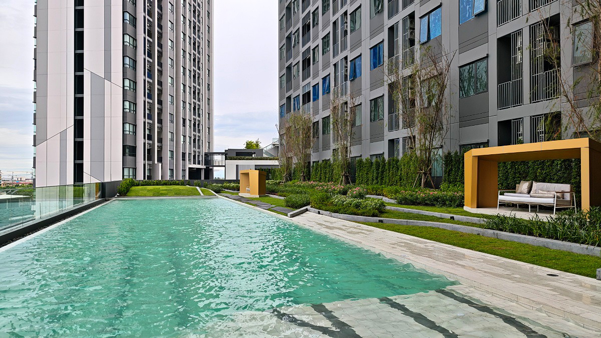 Pictures of New Fully-Furnished Room with Appliances in Bangna, Near BTS Bangna & MRT Sri Iam 9/12