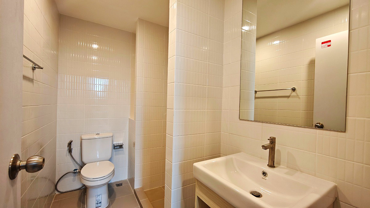 Pictures of New Fully-Furnished Room with Appliances in Bangna, Near BTS Bangna & MRT Sri Iam 2/12