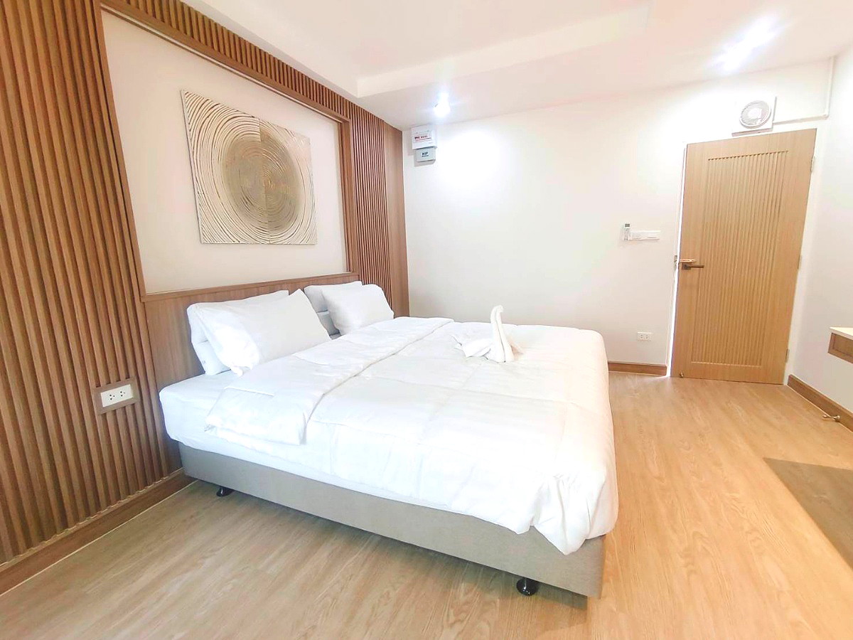 Pictures of ICON SIAM CHAROEN LUXE 1/12