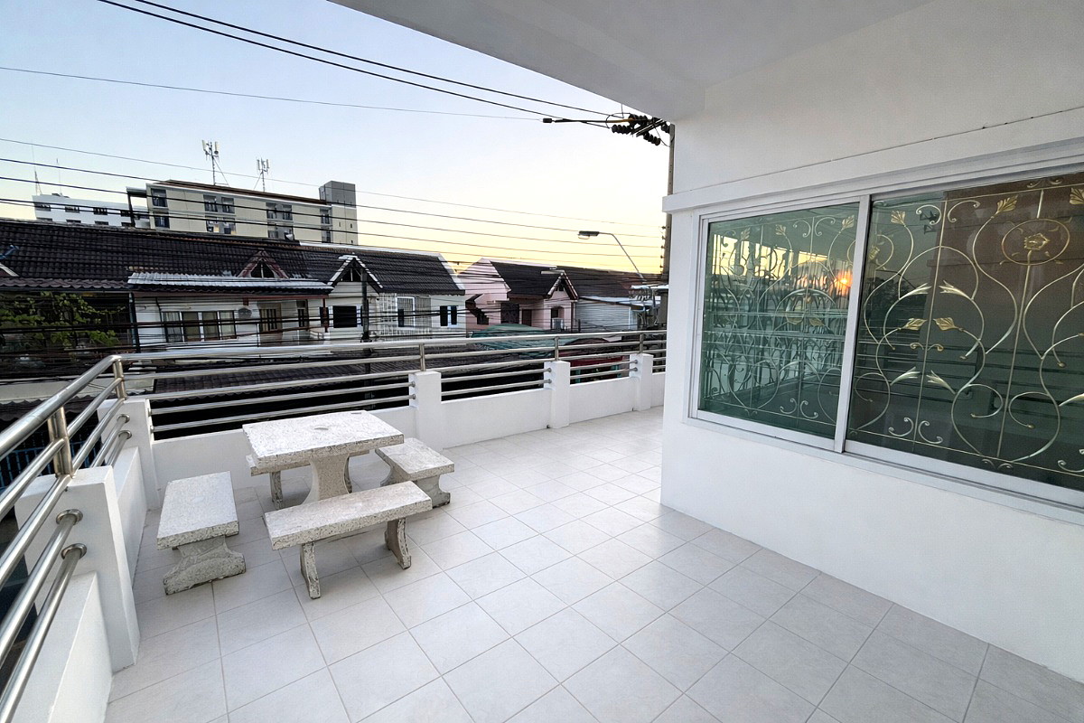 Pictures of Tanyathorn Residence - Rooms for Rent Huai Khwang / Ratchada / Lat Phrao 1/12